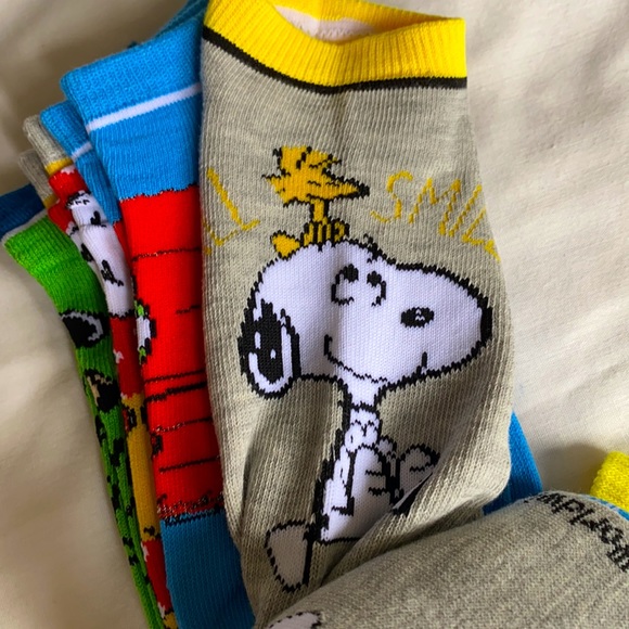 Snoopy Peanuts socks 6 pairs NWT - Picture 11 of 12